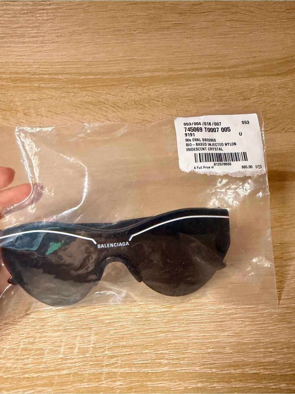 Balenciaga Black Oversized Cat-Eye Sunglasses - Picture 8 of 9